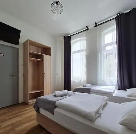 Aparthotel Lenau 3*